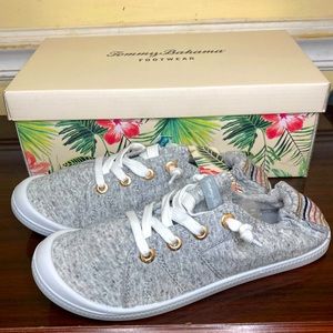 W-7 Cute Tommy Bahama Summer Sneakers NWT